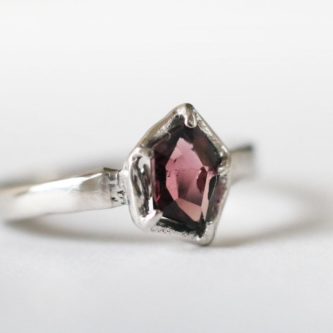 [ One of a kind ] Fancy Cut Spinel I/Pt900